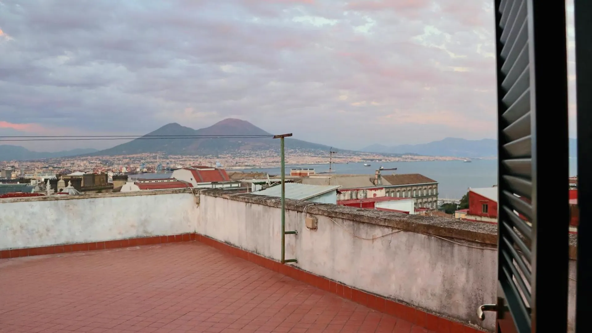 Il Panorama Al Centro Di Napoli Apartment 0*, Naples Italy