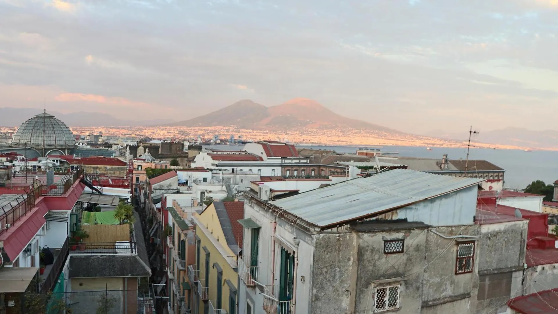 Il Panorama Al Centro Di Napoli location
